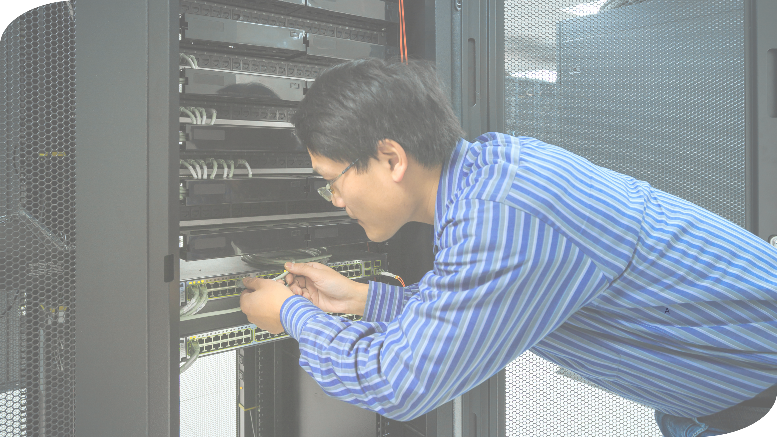 Étapes détaillées pour câbler une baie de brassage